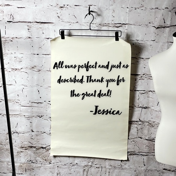 Bookmark My Closet 🖤 - Picture 3 of 10